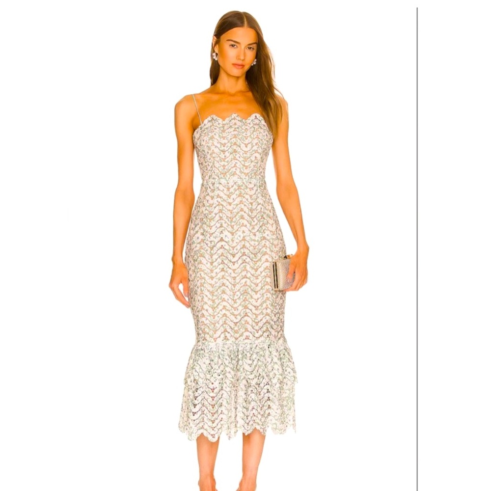 Elliatt Midi Runo Dress